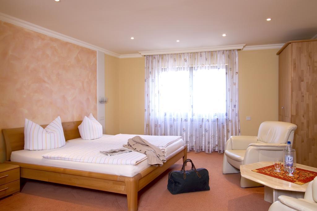 דיידסהאם Gaestehaus Hebinger Am Schlosspark מראה חיצוני תמונה